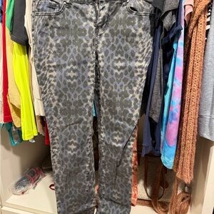 DKNY Gray Leopard Print Jeggings